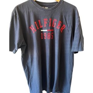 Vintage Tommy Hilfiger T shirt L or wear as an oversized look